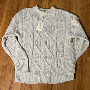 Women’s Longsleeve Cable Detail Pullover. XS